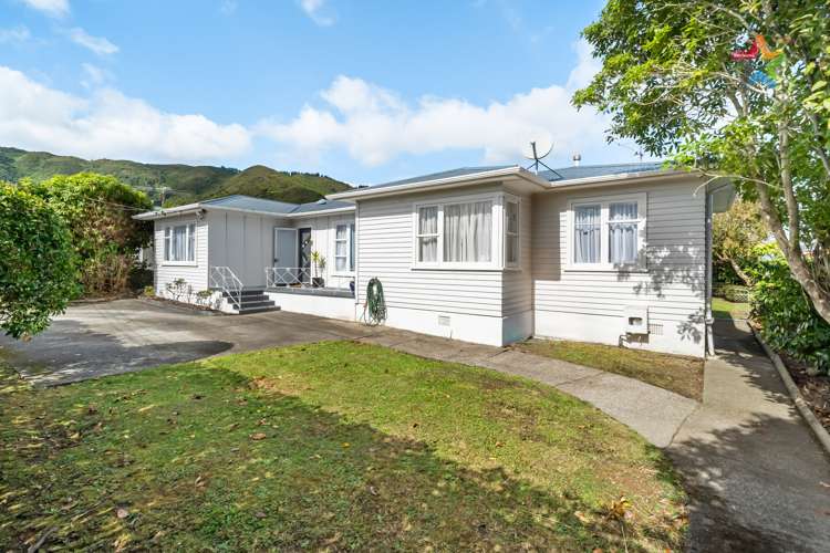 33 Russell Road Wainuiomata_13