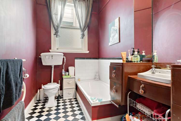 16 Hiropi Street Newtown_7