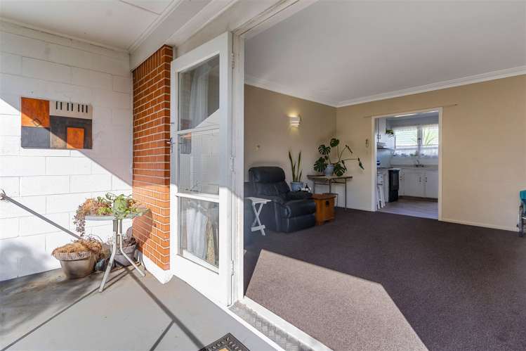 2/14 South Street Papakura_3