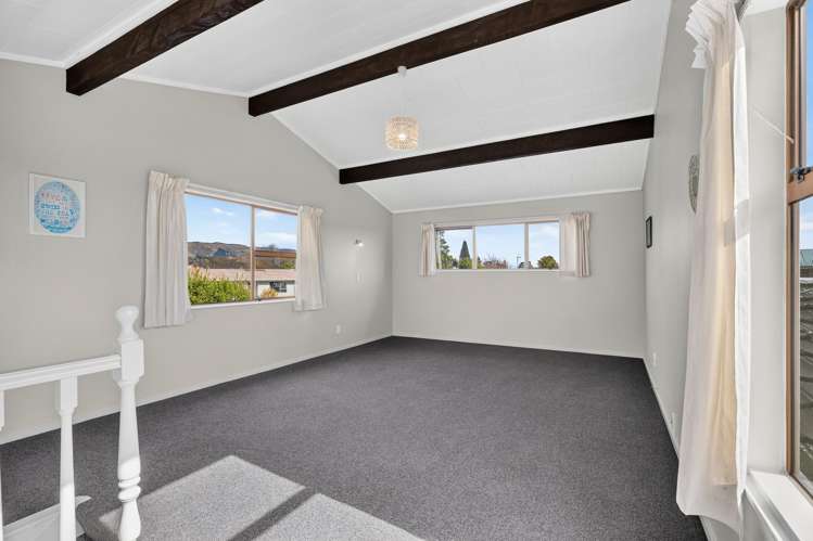 2/20 Cobham Crescent Stoke_9