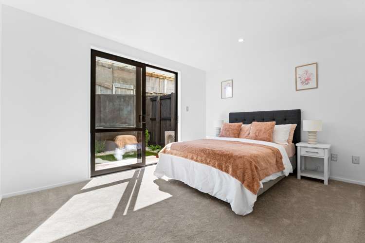 2/18 Sylvan Crescent Te Atatu South_18