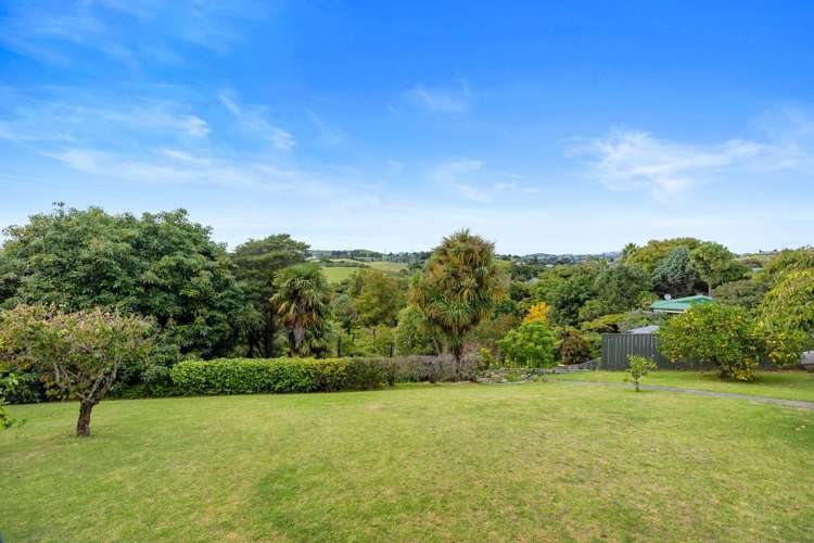 8 Lochinvar Place Hairini_14