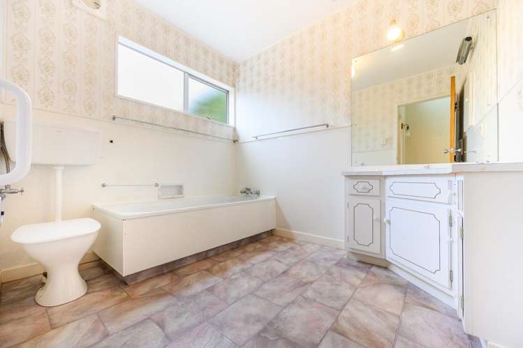 24 Wikiriwhi Crescent Awapuni_17