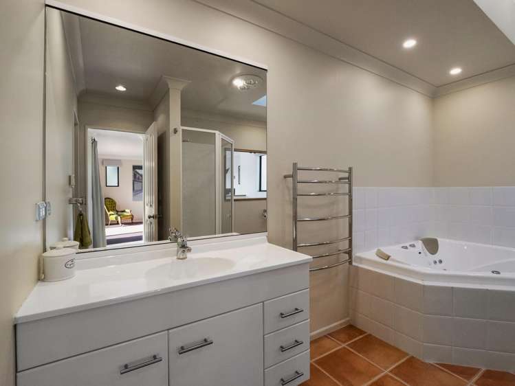 145 Oceanview Road Mt Maunganui_25