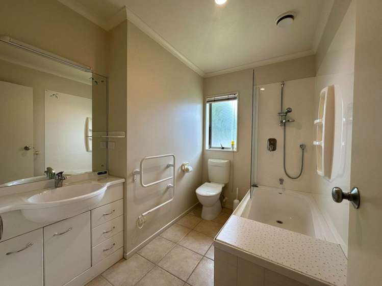 42 Rush Creek Drive Westgate_15