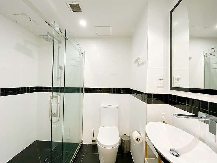 300/43 Anzac Avenue City Centre_5