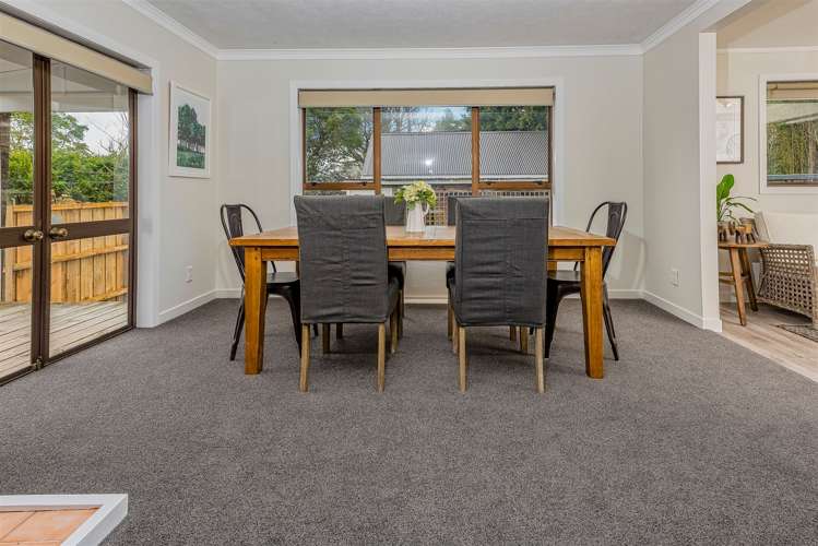 53 Cambridge Road Riverhead_13