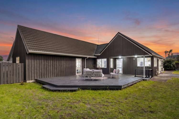 14 Olliver Grove Waikanae Beach_12