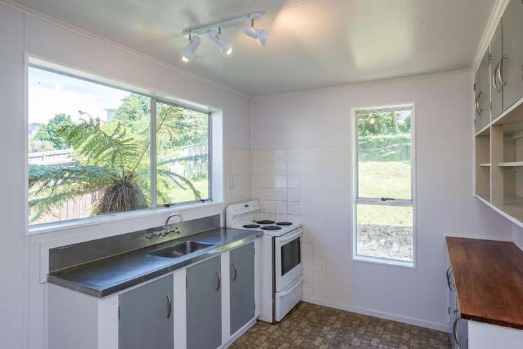 61 Davidson Crescent Tawa_2