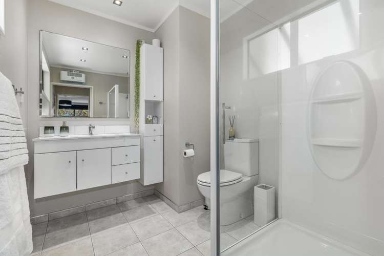 9 Kinnel Grove Papakowhai_15