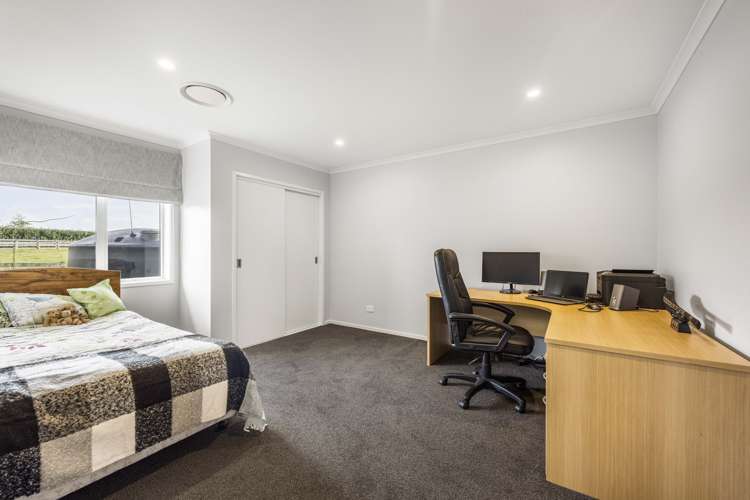 22 Irwin Road Kingseat_13