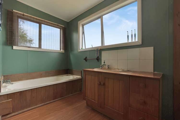 847 Boundary Road Willowby_17