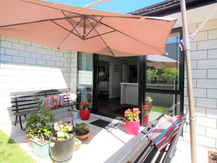 37 Plescher Crescent Leamington_24