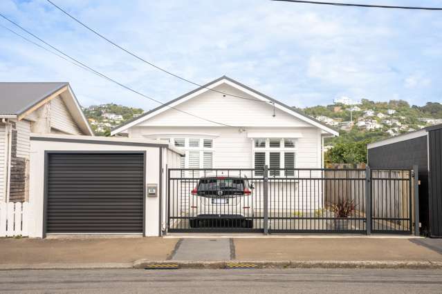 45 Puru Crescent Lyall Bay_4