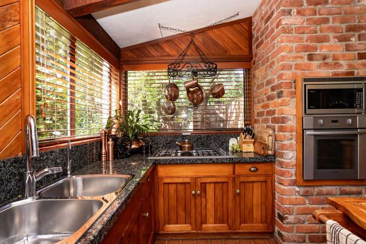 93 Gala Street Queens Park_19