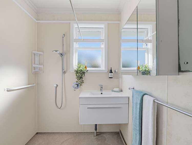 37 Hadfield Crescent College Estate_17