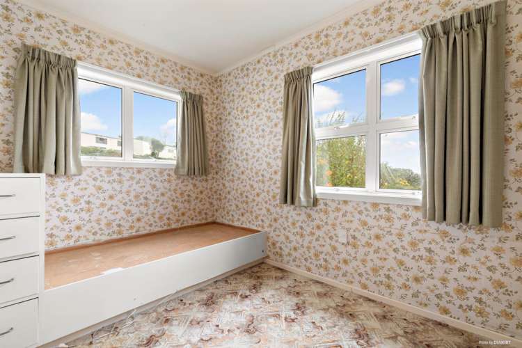 31 Sunrise Avenue Murrays Bay_11