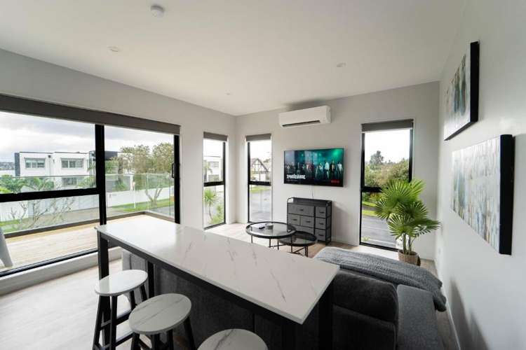 78 Fisher parade 10698_2