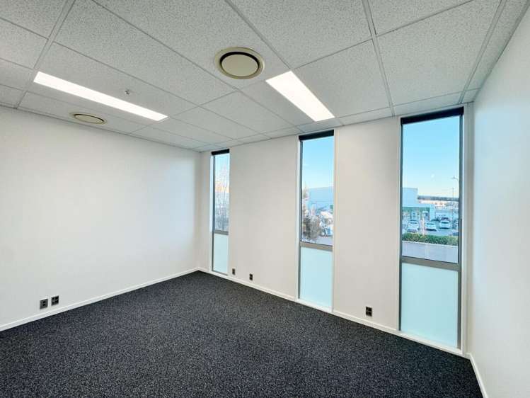 15 Sir James Wattie Drive Hornby_8