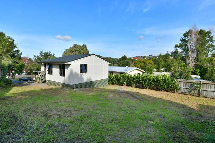 10 Shadon Place Stanmore Bay_3