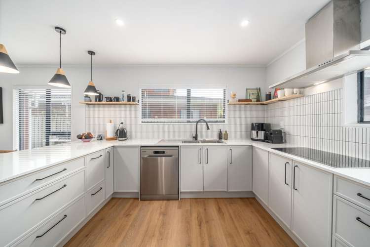 8 Furlong Crescent Churton Park_1