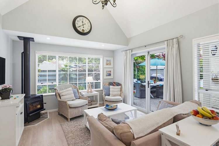 5 Patterson Grove Waikanae_24