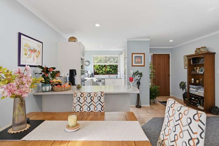 1/8 Cheyne Road (Cotswold Court) Pyes Pa_10
