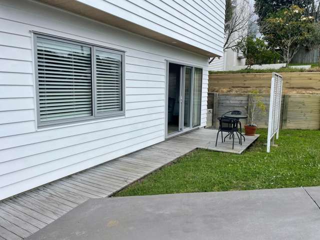 Spacious, Modern, Close to Milford Shops & Beach