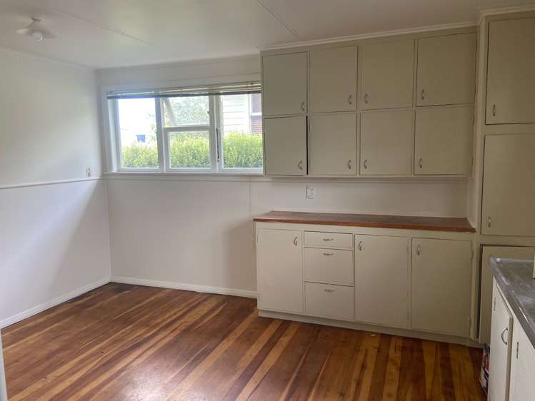 76 Freeland Avenue Mount Roskill_4