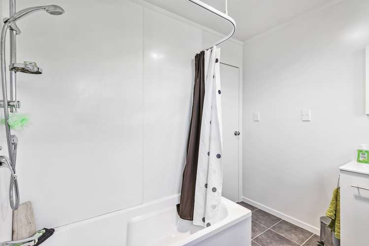 2/10 Westward Ho Glen Eden_11