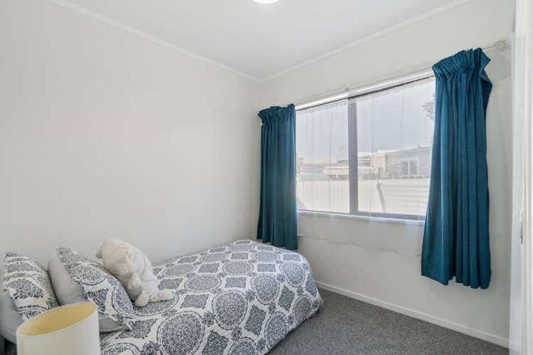 17B Grayson Avenue Mangakakahi_11