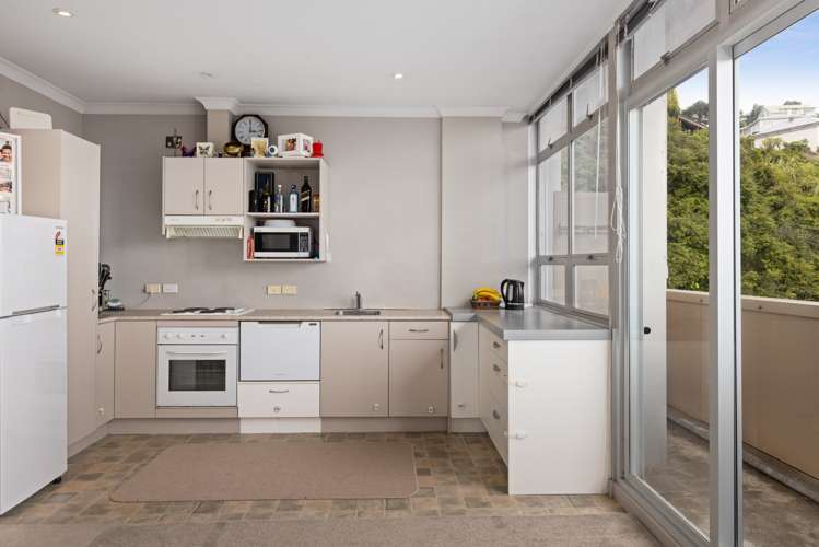 2d/3 Shakespeare Road Napier South_4