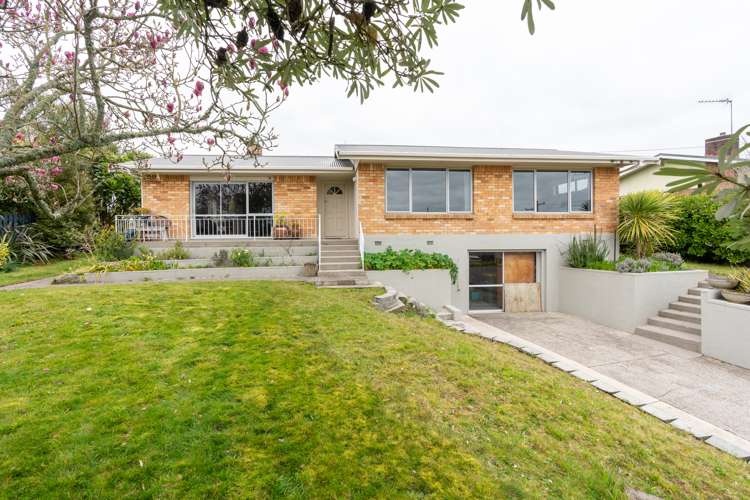 6 Thomson Avenue Dinsdale_1