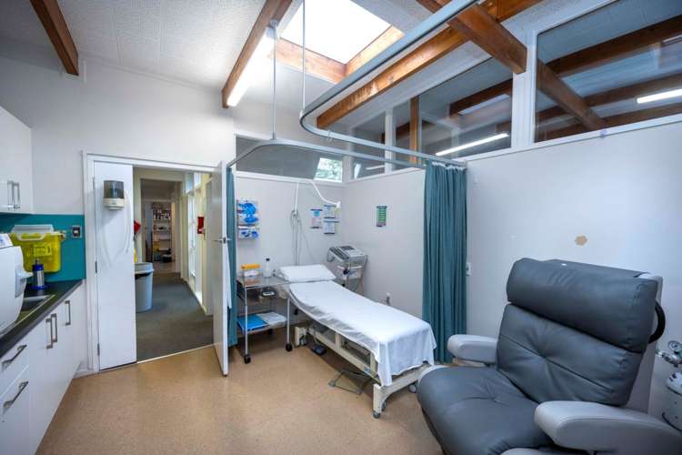 Shop 3/172-174 Kitchener Road Milford_10