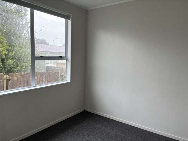 2/3 Etherton Drive Manurewa_8