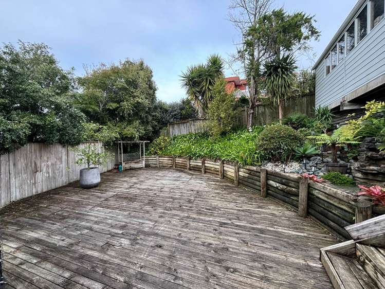 2/597 East Coast Road Browns Bay_18