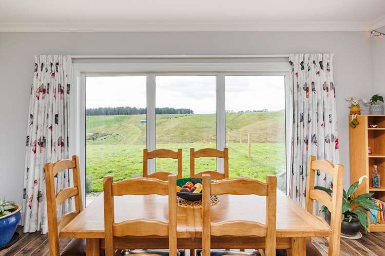 52 Highland View Drive Tokomaru_5