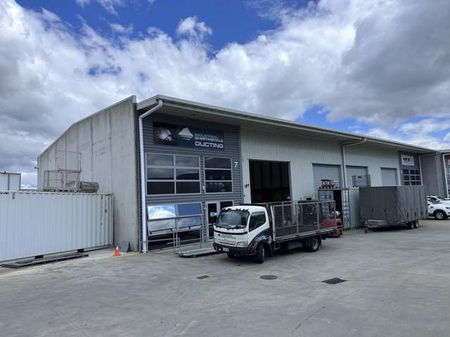 Mount Industrial on Aerodrome