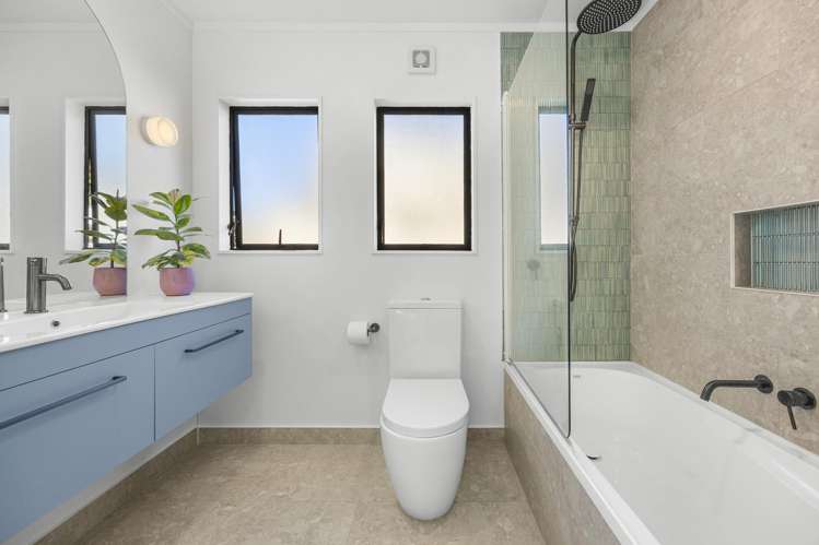 21 Carillon Place Massey_24