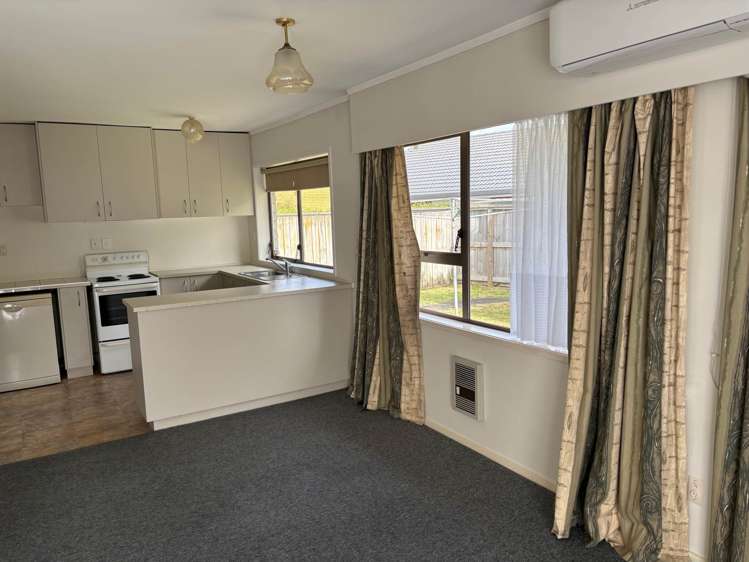 5b Hedge Row Sunnyhills_6