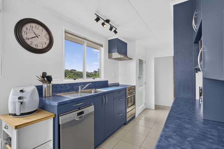 100 Riversdale Drive Merrilands_14