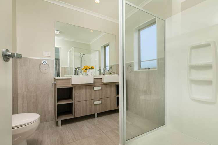 111 Mackay Drive Greenhithe_13