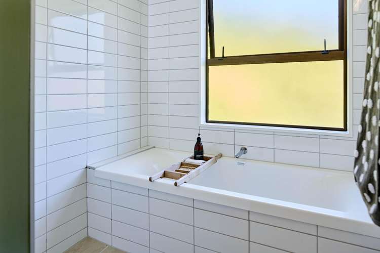 8 Cheviot Road, Lowry Bay Eastbourne_15