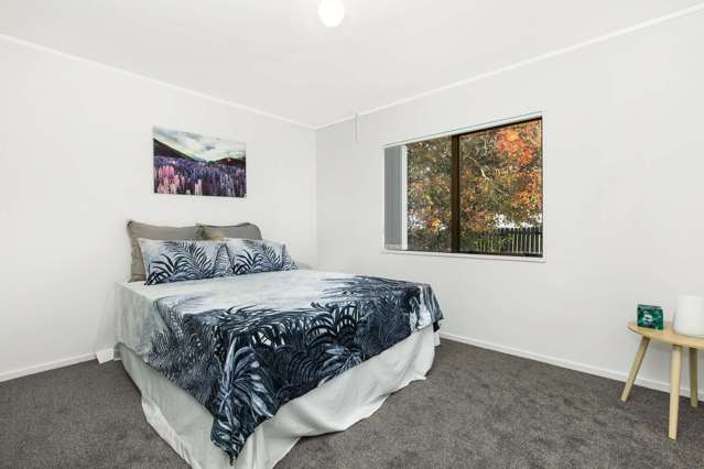 2/10 Maplesden Drive Clendon Park_3