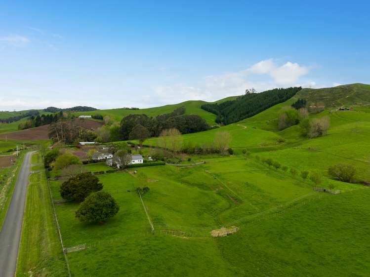 98 Hewson Road Rotoorangi_24