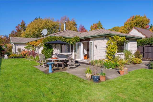 Modern Family Living - Blue-Chip Zone - $995,000