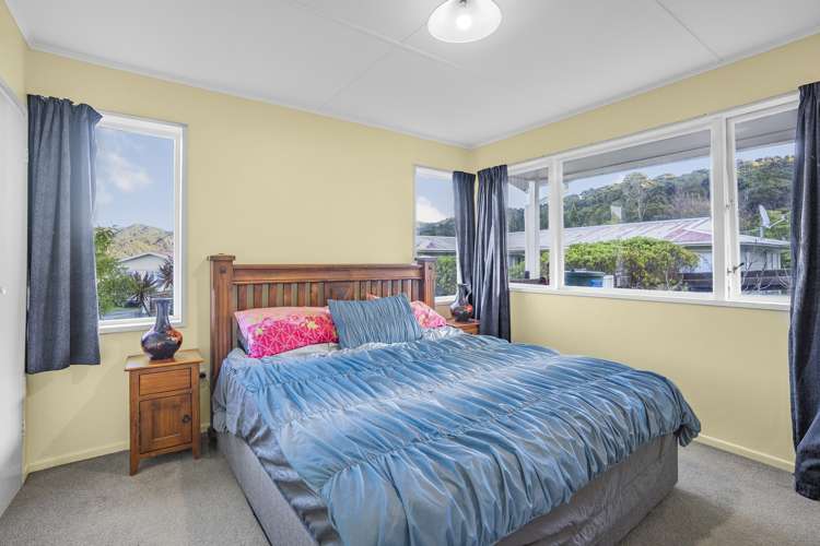 18 Kumeroa Grove Wainuiomata_12