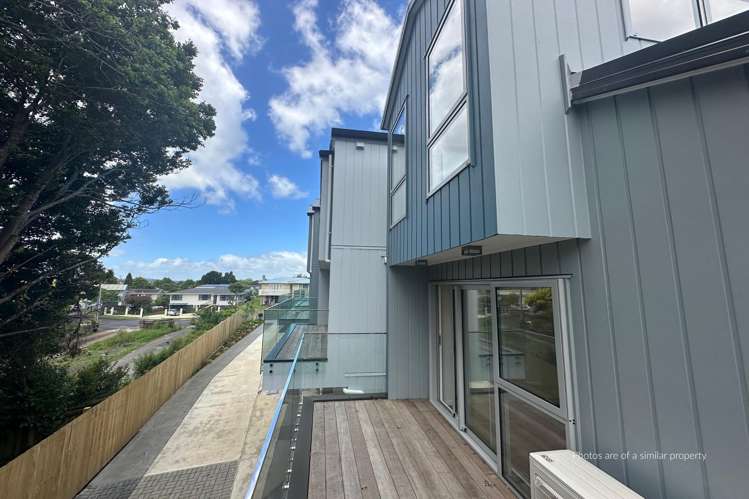 26B Trojan Crescent New Lynn_11