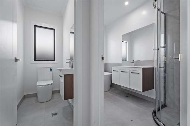 2/18 Church Road Pukete_4