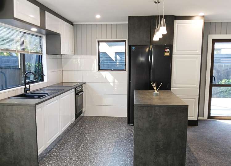 2/31 Gill Avenue Te Atatu Peninsula_20